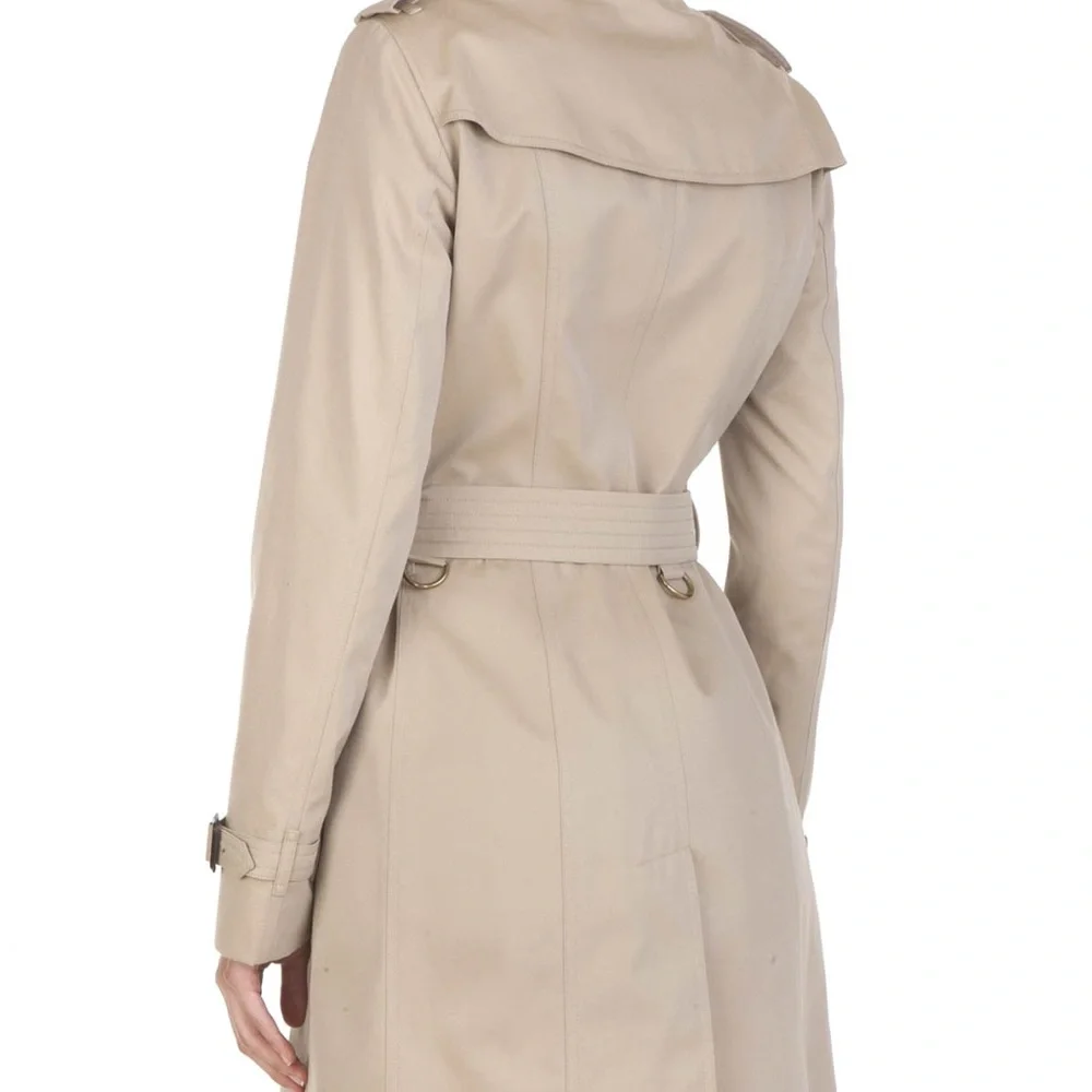 Burberry Beige Double-Breasted Trench Coat with Belt - Picture 9 of 11